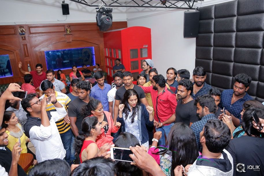 Tanu-Vachenanta-Movie-Promotions-At-Club-Cuba-Libre